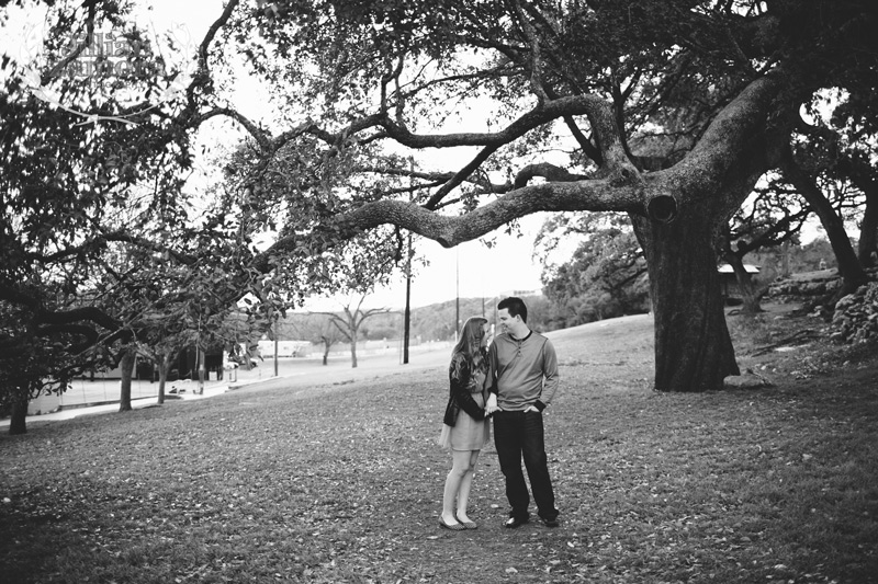 austin-zilker-park-engagement-photo-05