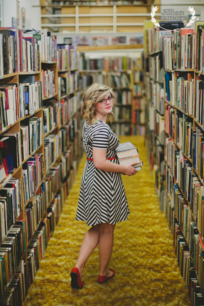 recycled-bookstore-senior-portraits-07