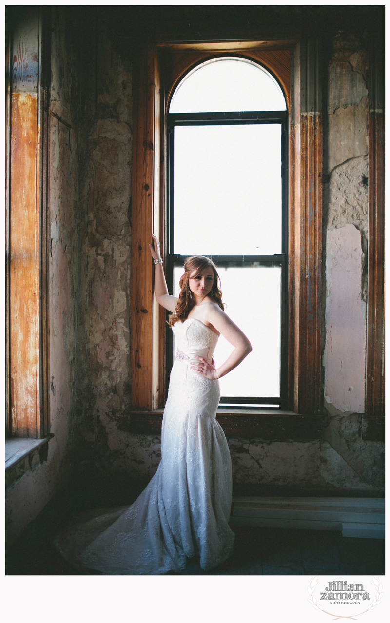 vintage-warehouse-bridals-02