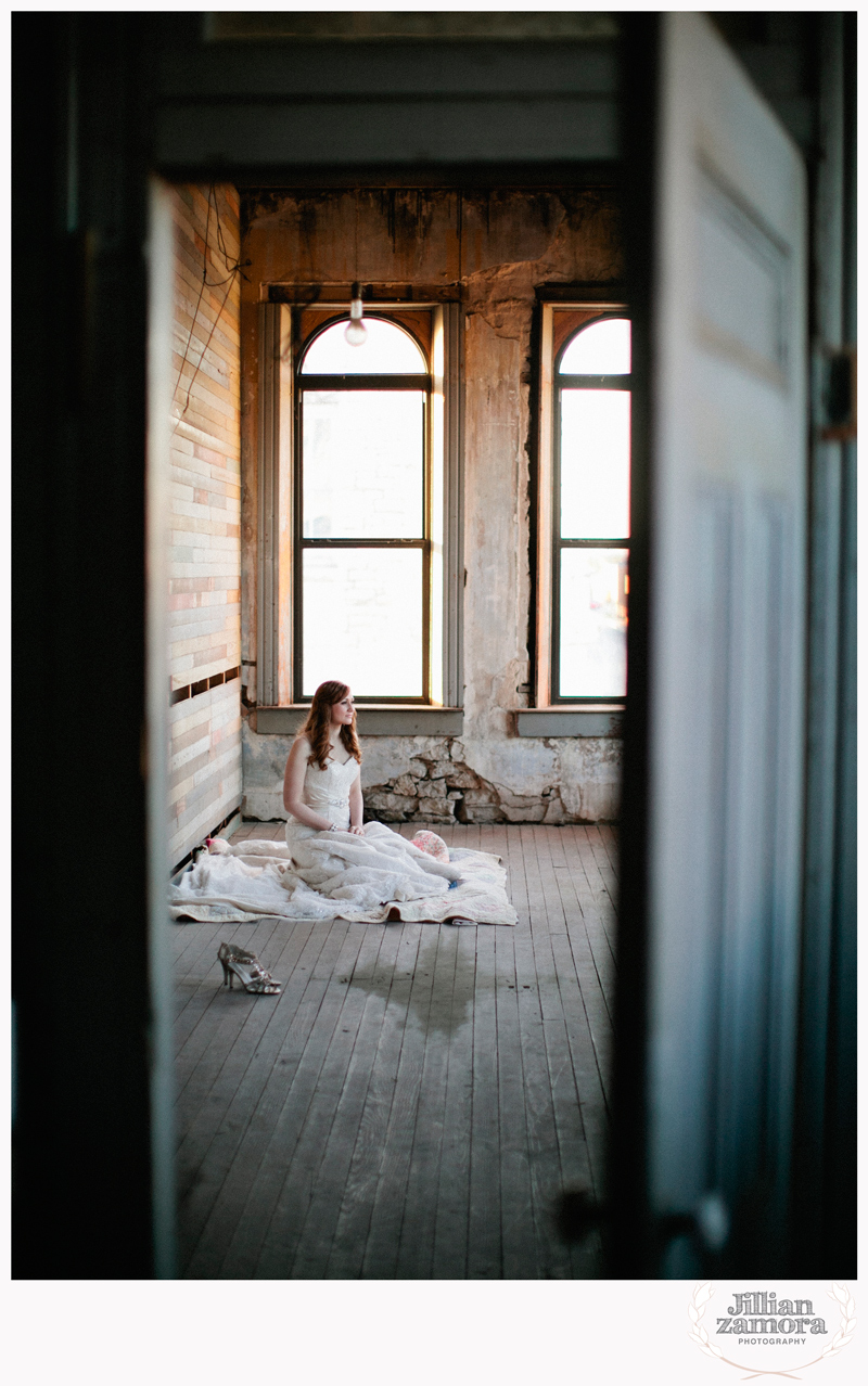 vintage-warehouse-bridals-26