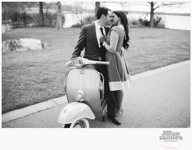 dallas-vintage-vespa-balloon-engagements10