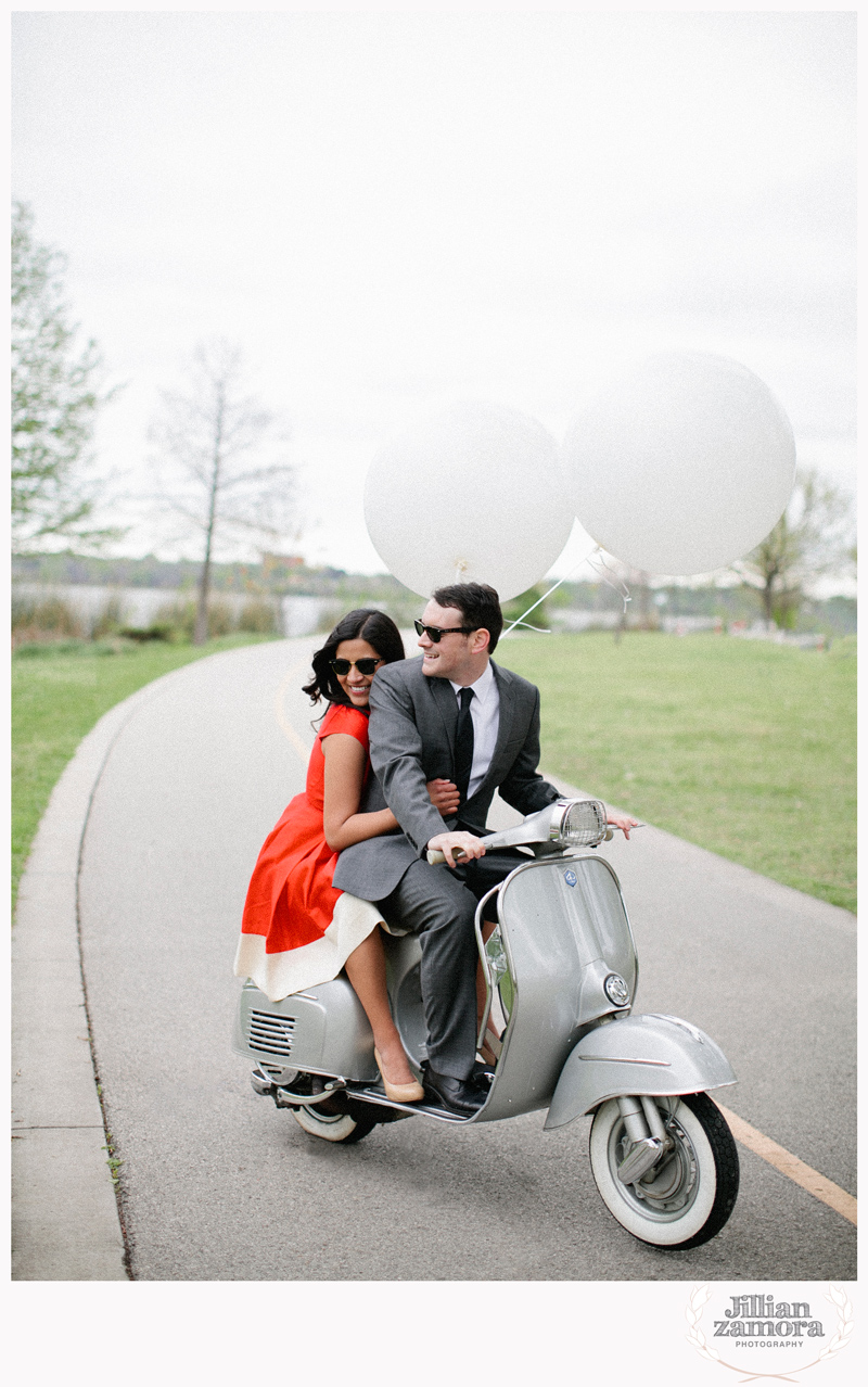 dallas-vintage-vespa-balloon-engagements12