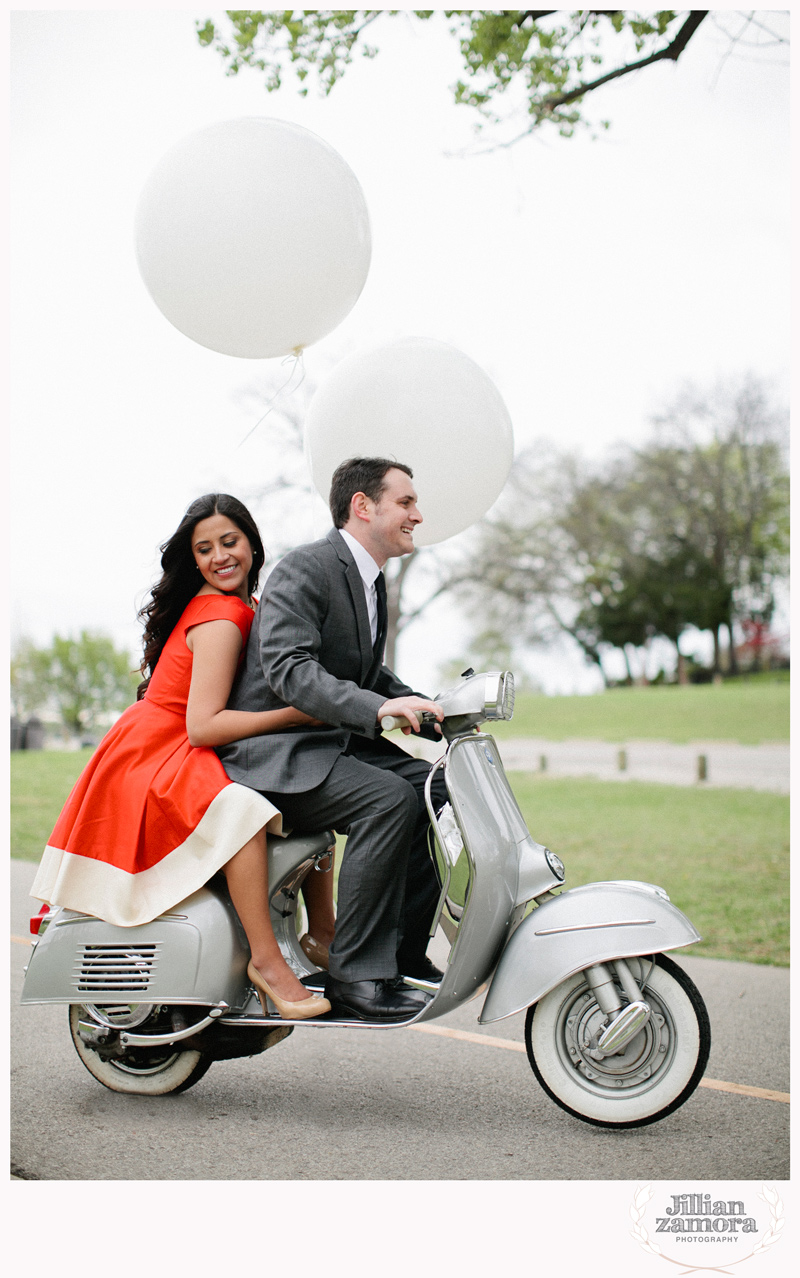 dallas-vintage-vespa-balloon-engagements17