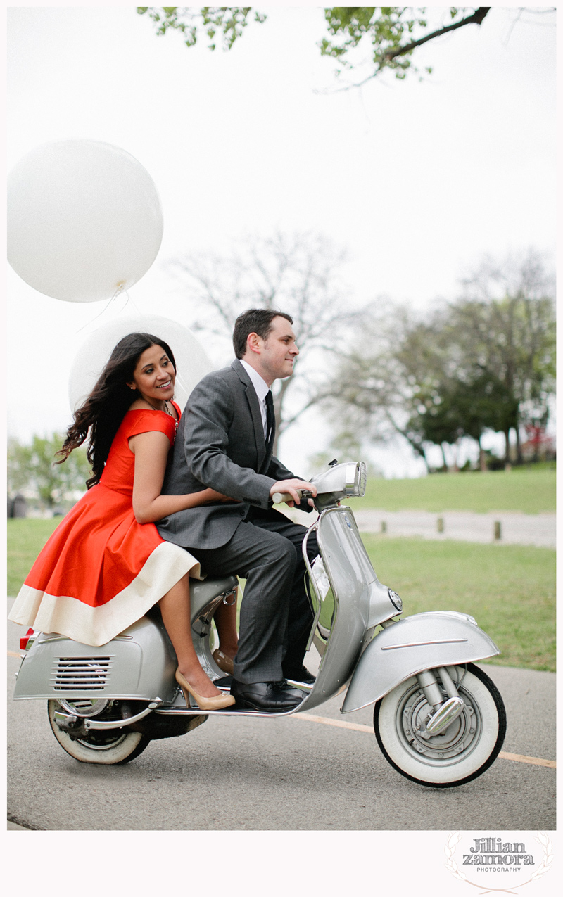 dallas-vintage-vespa-balloon-engagements18