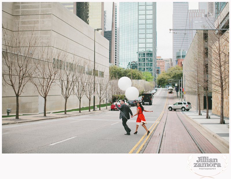 dallas-vintage-vespa-balloon-engagements50