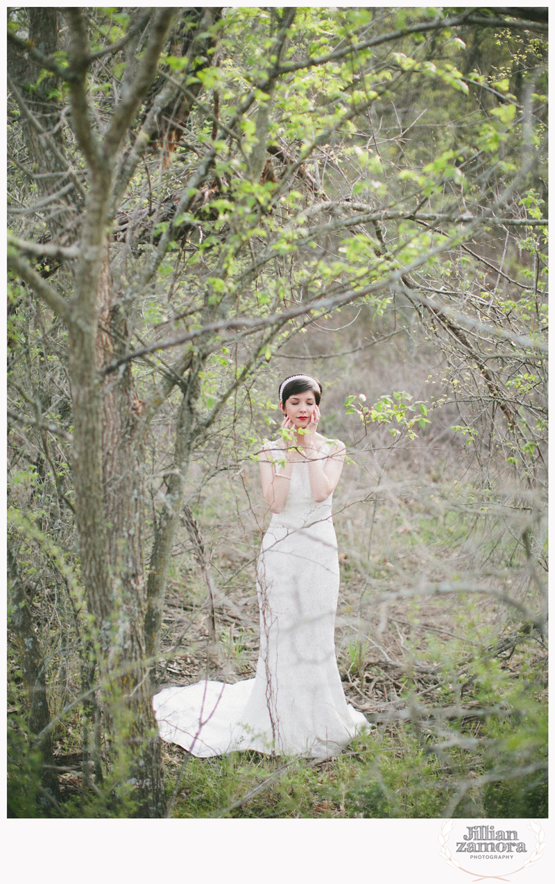 red-lipstick-bookstore-bridals-03